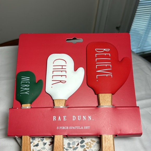 Rae Dunn Christmas spatula set - Picture 2 of 3